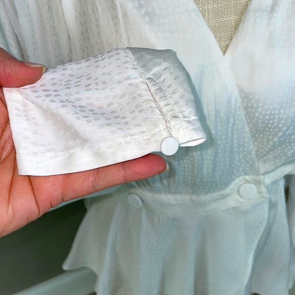 Express brand like new women’s long sleeve blouse white , size small. - Picture 5 of 10